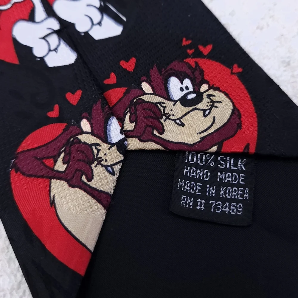 Vintage Looney Tunes Mania Silk Tie Pepe Le Pew Tazmanian Devil Bugs Bunny 90s